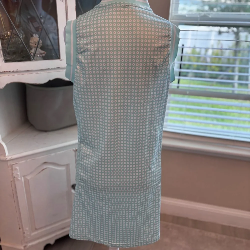 NWT Blue & White Daisy Sleeveless Athletic Dress with Shorts Size M - Picture 3 of 6